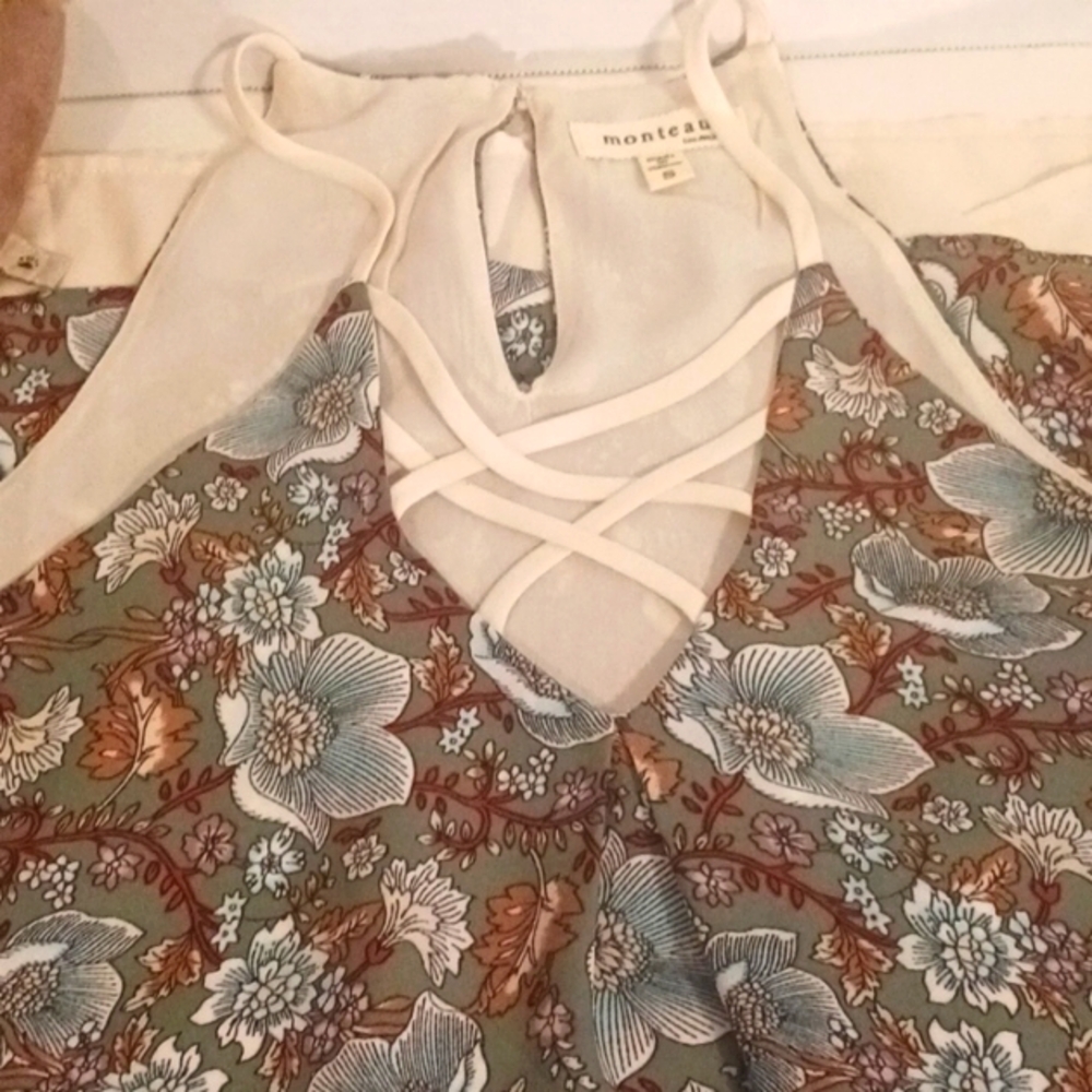 Women's Boho Floral Top Size S Cross Hatching V-neck Lightweight - Picture 6 of 6